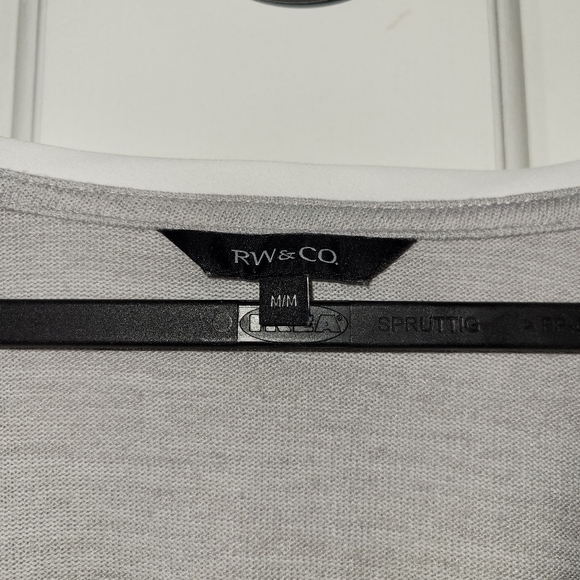 Dressy RW&Co Flirty Shirt - Picture 3 of 3